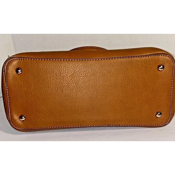 Matthew And Julian Camel Colored Hand Bag Zip Close - Picture 5 of 9